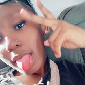 Meet your Posher, Le’asia